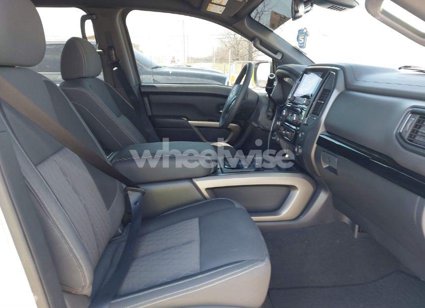 Photo 5 of 2024 Nissan Titan SV 4X4 (VIN 1N6AA1EDXRN113731)