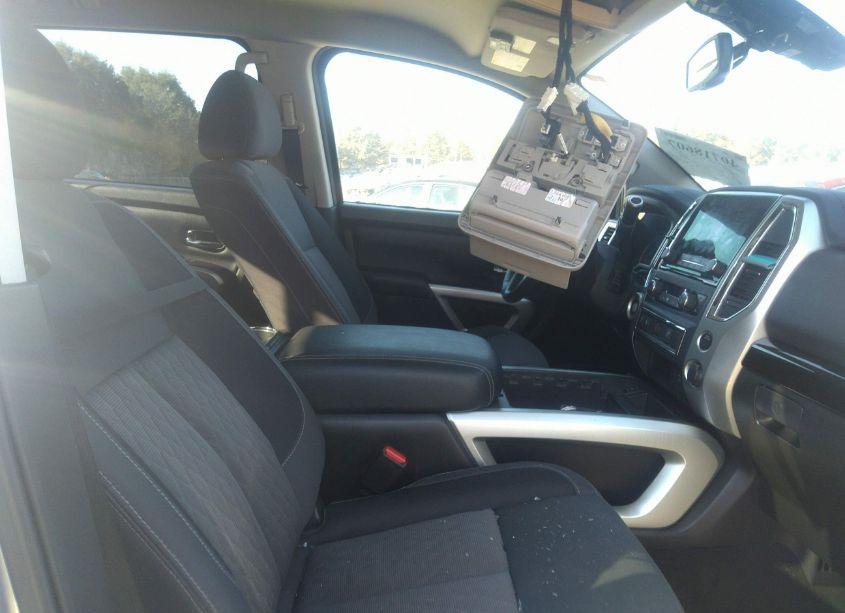 Photo 5 of 2020 Nissan Titan SV 4X2 (VIN 1N6AA1EF2LN505322)