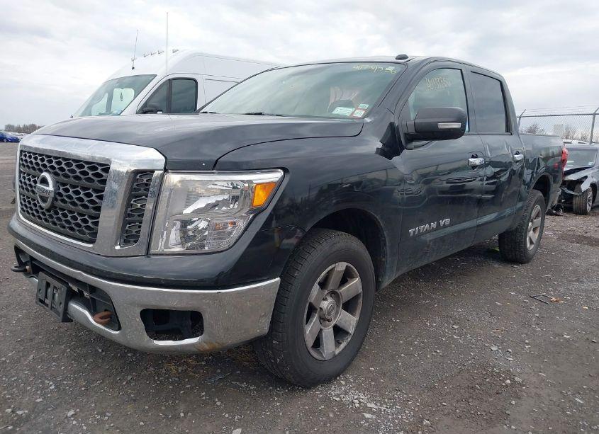 Photo 2 of 2018 Nissan Titan SV (VIN 1N6AA1EJ0JN501822)