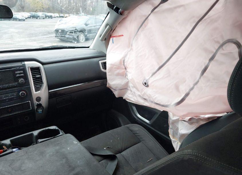 Photo 5 of 2018 Nissan Titan SV (VIN 1N6AA1EJ0JN501822)