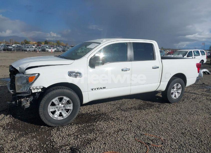 Photo 2 of 2017 Nissan Titan SV (VIN 1N6AA1EJ2HN532936)