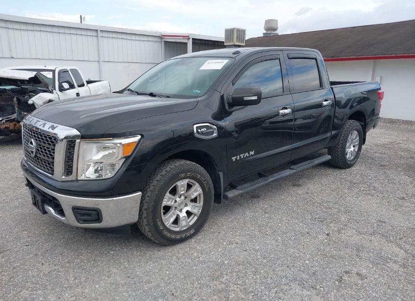 Photo 2 of 2017 Nissan Titan SV (VIN 1N6AA1EJ4HN571219)