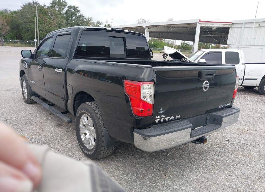 Photo 3 of 2017 Nissan Titan SV (VIN 1N6AA1EJ4HN571219)