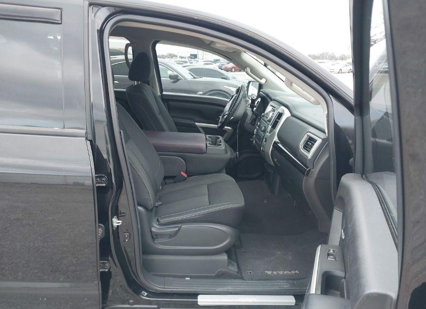 Photo 5 of 2017 Nissan Titan SV (VIN 1N6AA1EJ4HN571219)