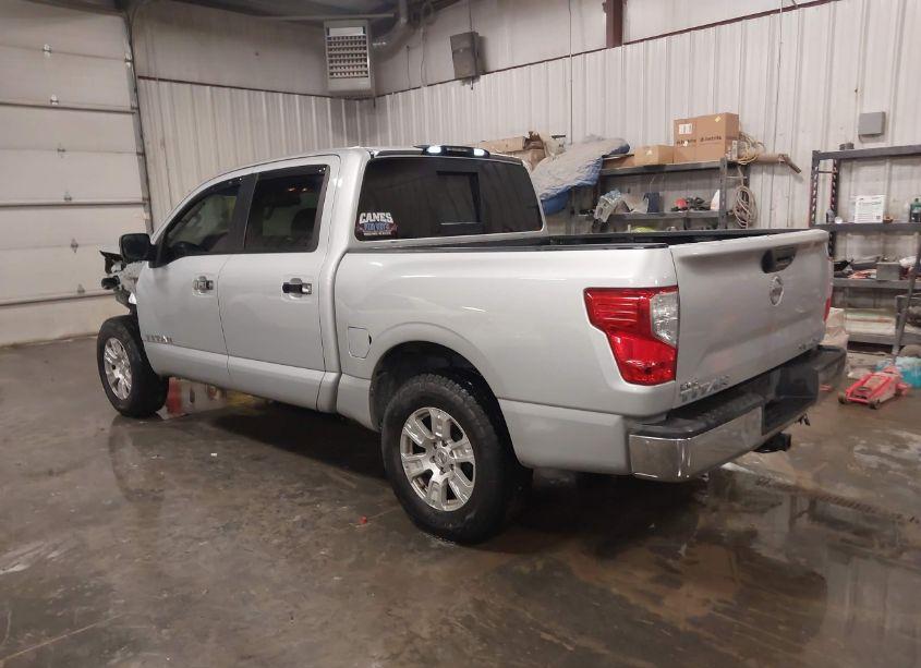 Photo 3 of 2017 Nissan Titan SV (VIN 1N6AA1EJ7HN543981)