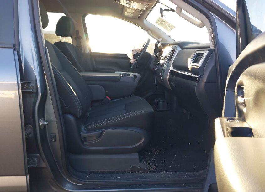 Photo 5 of 2017 Nissan Titan SV (VIN 1N6AA1EK0HN566317)