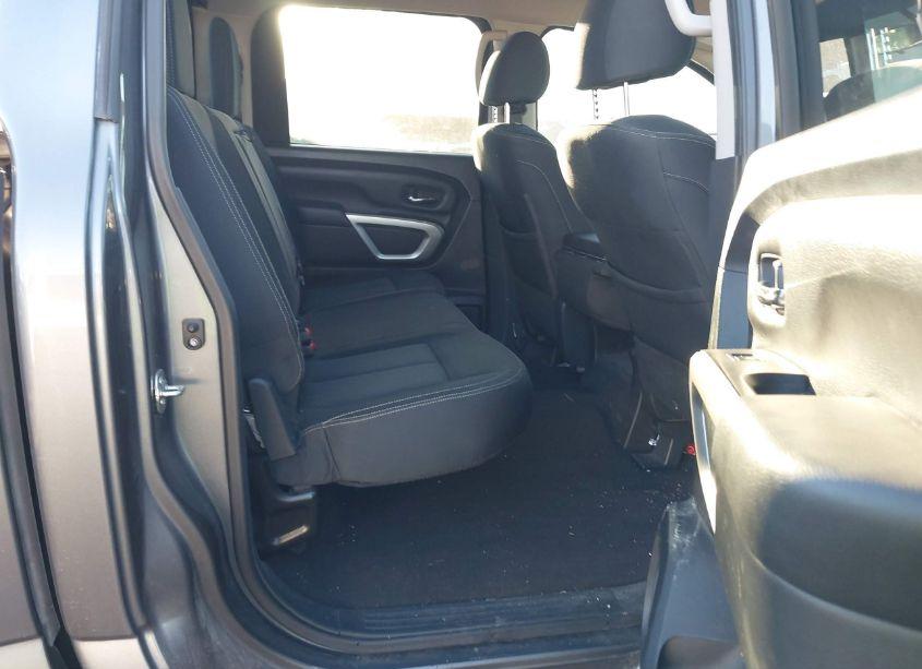 Photo 8 of 2017 Nissan Titan SV (VIN 1N6AA1EK0HN566317)