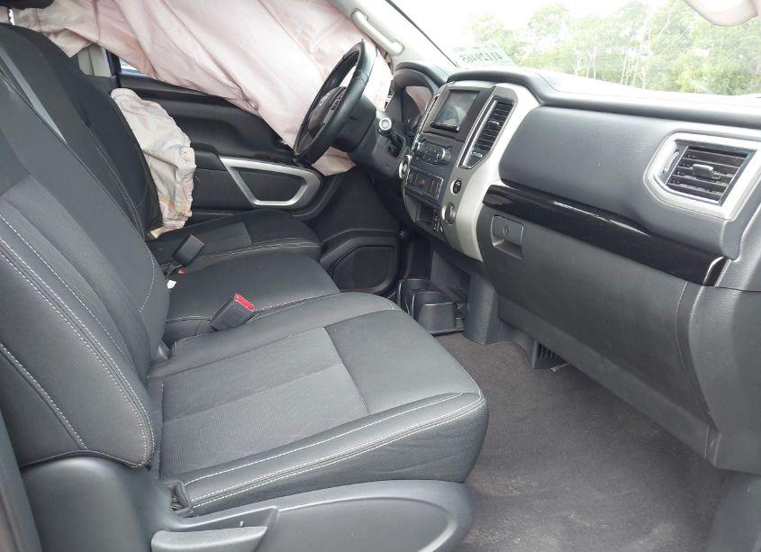 Photo 5 of 2017 Nissan Titan SV (VIN 1N6AA1EK5HN554275)