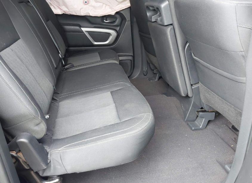 Photo 8 of 2017 Nissan Titan SV (VIN 1N6AA1EK5HN554275)