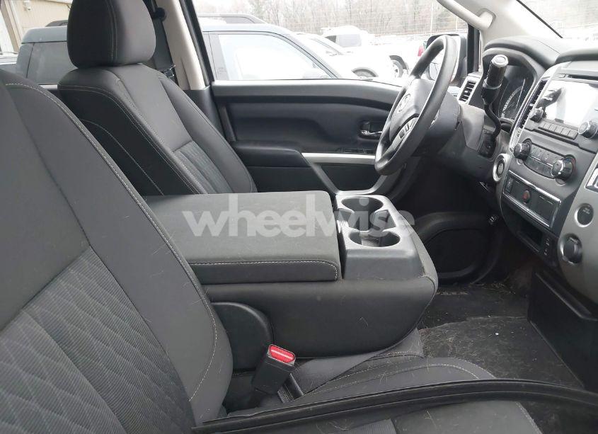 Photo 5 of 2017 Nissan Titan SV (VIN 1N6AA1EK6HN544788)