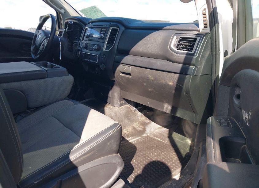 Photo 5 of 2018 Nissan Titan S (VIN 1N6AA1EK6JN544036)