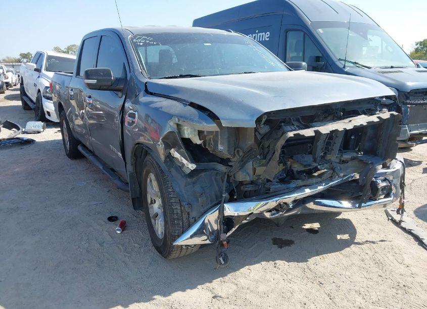 2017 Nissan Titan SV (VIN 1N6AA1EK7HN531029) main photo