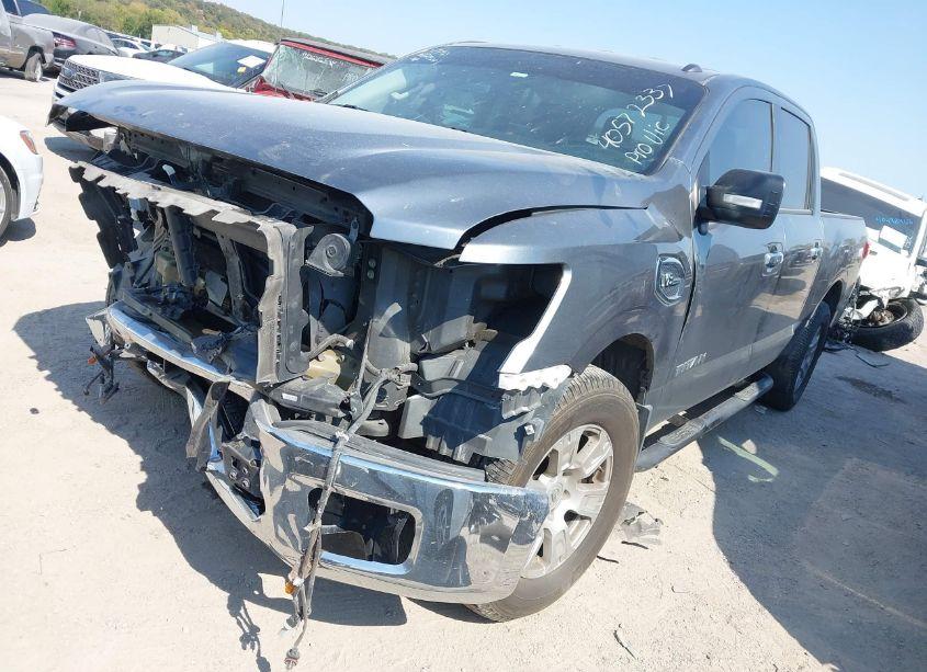 Photo 2 of 2017 Nissan Titan SV (VIN 1N6AA1EK7HN531029)