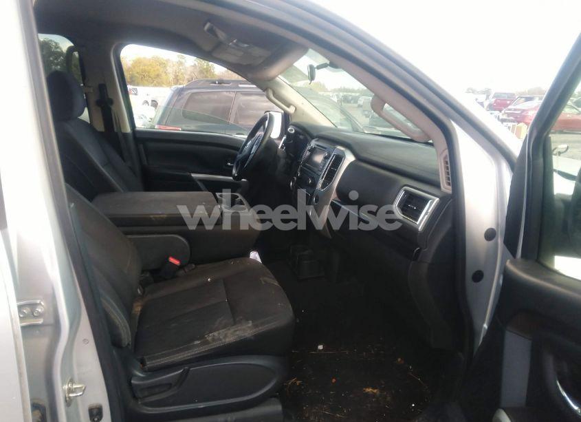 Photo 5 of 2019 Nissan Titan SV (VIN 1N6AA1EKXKN516970)