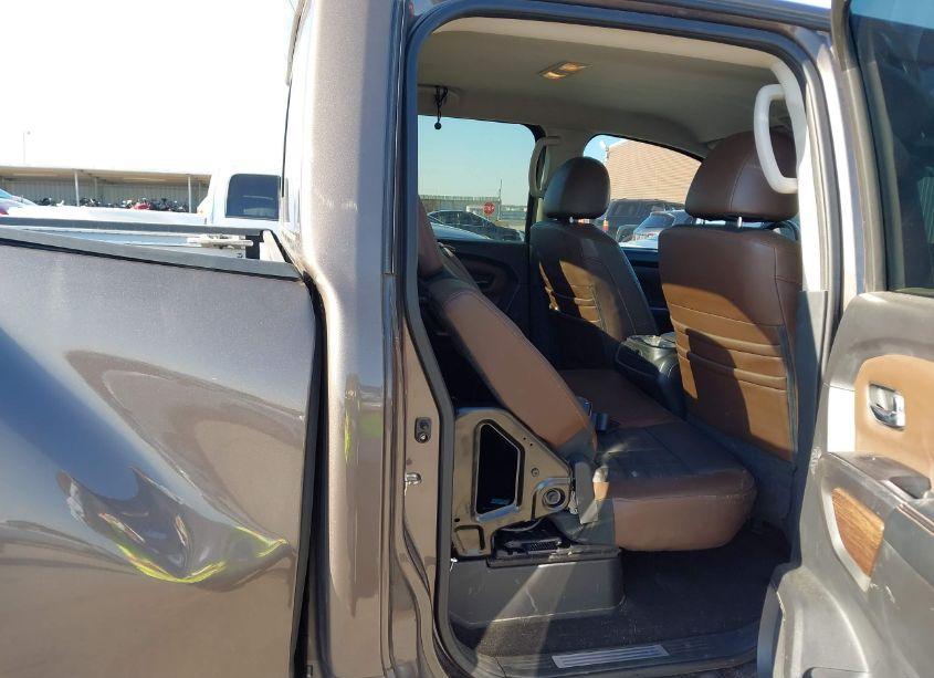 Photo 8 of 2018 Nissan Titan XD PLATINUM RESERVE GAS (VIN 1N6AA1F41JN530027)