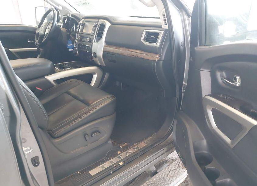Photo 5 of 2018 Nissan Titan XD SL GAS (VIN 1N6AA1F43JN516288)