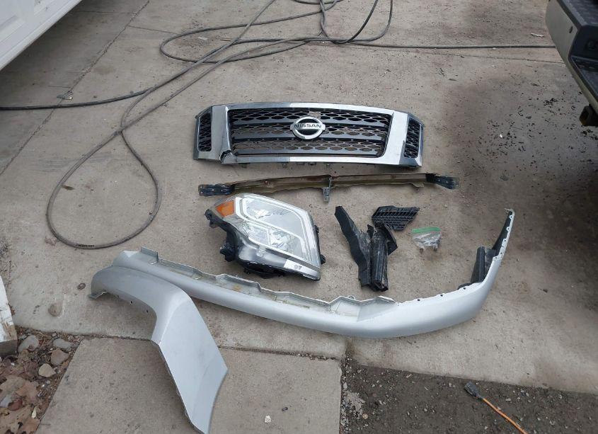 Photo 12 of 2016 Nissan Titan XD PLATINUM RESERVE GAS/PRO-4X GAS/S GAS/SL GAS/SV GAS (VIN 1N6AA1F45GN511232)