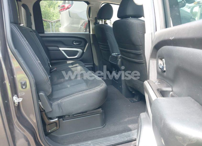 Photo 8 of 2018 Nissan Titan XD SV GAS (VIN 1N6AA1F49JN514304)