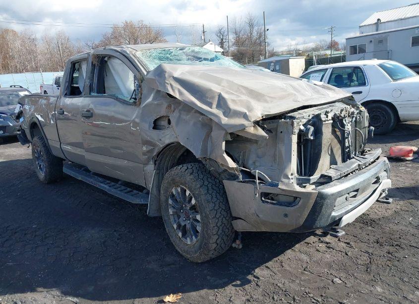 2024 Nissan Titan XD PRO-4X 4X4 (VIN 1N6AA1FB8RN106497) main photo