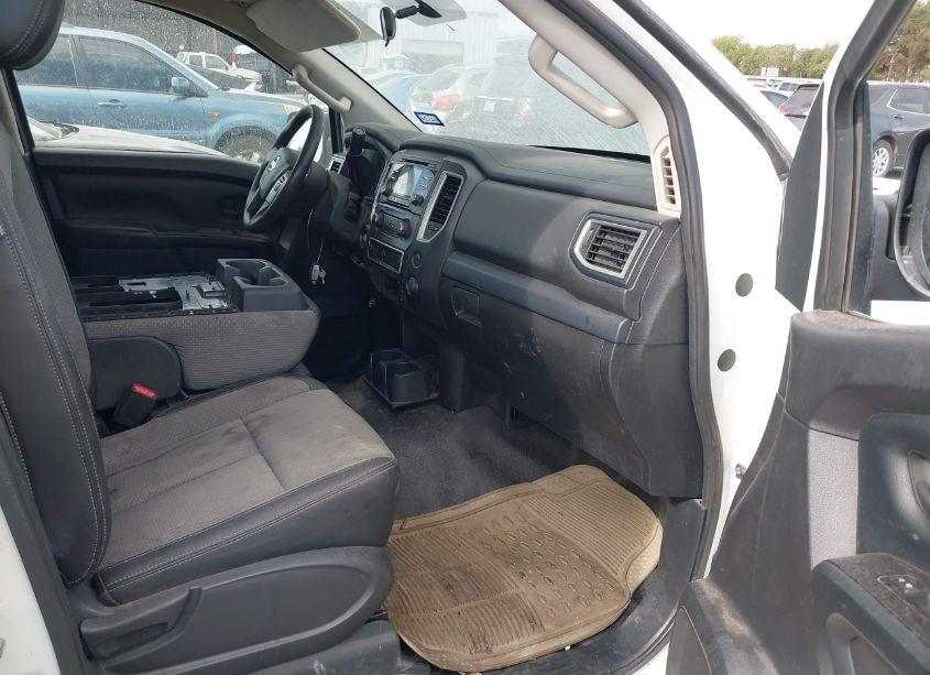 Photo 5 of 2018 Nissan Titan S (VIN 1N6AA1R71JN511564)