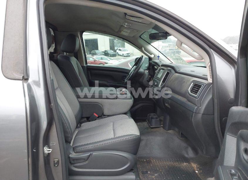 Photo 5 of 2018 Nissan Titan S (VIN 1N6AA1R75JN506268)