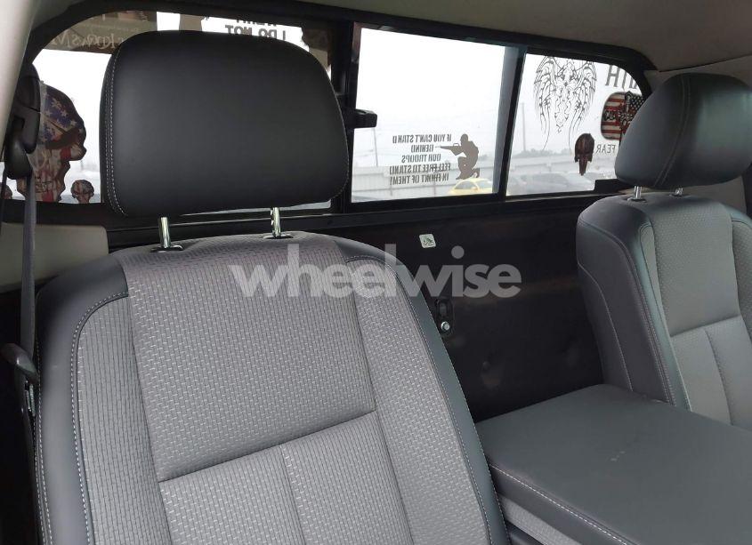 Photo 8 of 2018 Nissan Titan S (VIN 1N6AA1R75JN506268)