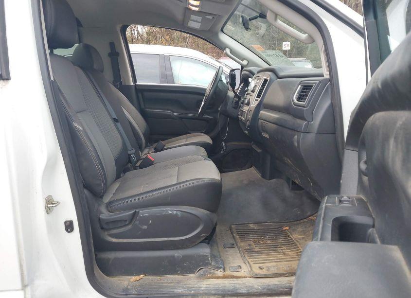 Photo 5 of 2017 Nissan Titan S (VIN 1N6AA1R79HN532060)