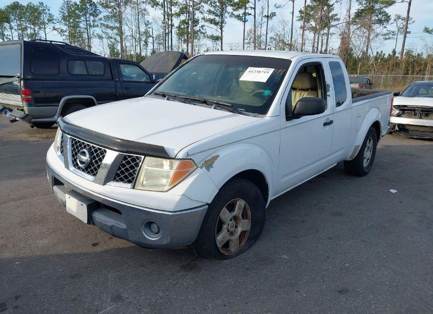 Photo 2 of 2005 Nissan Frontier SE (VIN 1N6AD06U25C406237)