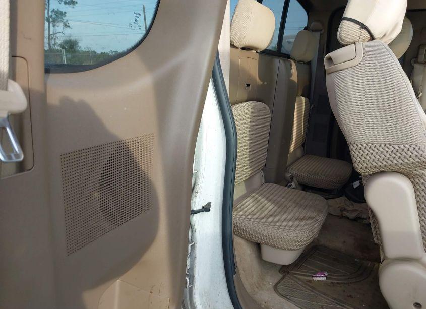 Photo 8 of 2005 Nissan Frontier SE (VIN 1N6AD06U25C406237)