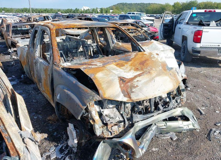 2005 Nissan Frontier SE (VIN 1N6AD06U25C457852) main photo