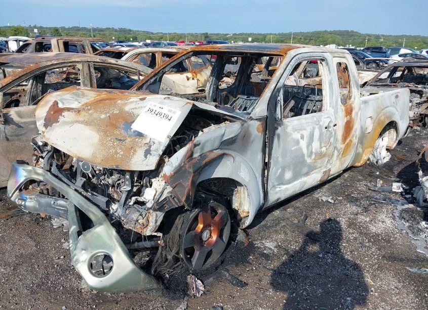 Photo 2 of 2005 Nissan Frontier SE (VIN 1N6AD06U25C457852)