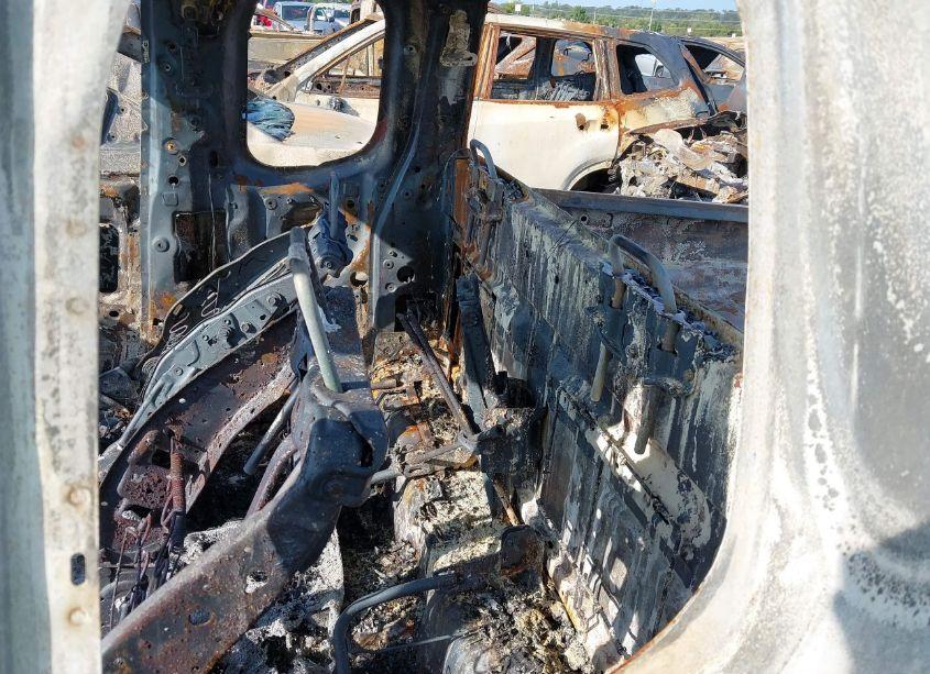 Photo 8 of 2005 Nissan Frontier SE (VIN 1N6AD06U25C457852)