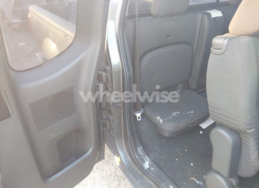 Photo 8 of 2006 Nissan Frontier SE (VIN 1N6AD06U66C463249)