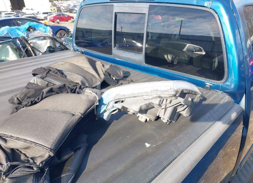 Photo 12 of 2005 Nissan Frontier LE (VIN 1N6AD06U95C449778)