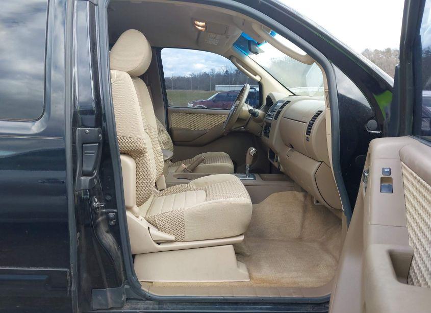 Photo 5 of 2005 Nissan Frontier LE (VIN 1N6AD06U95C458335)