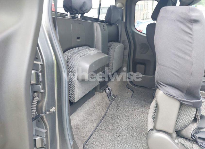 Photo 8 of 2005 Nissan Frontier SE (VIN 1N6AD06W25C426540)