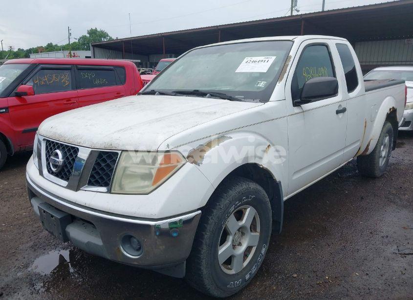 Photo 2 of 2005 Nissan Frontier SE (VIN 1N6AD06W65C451098)