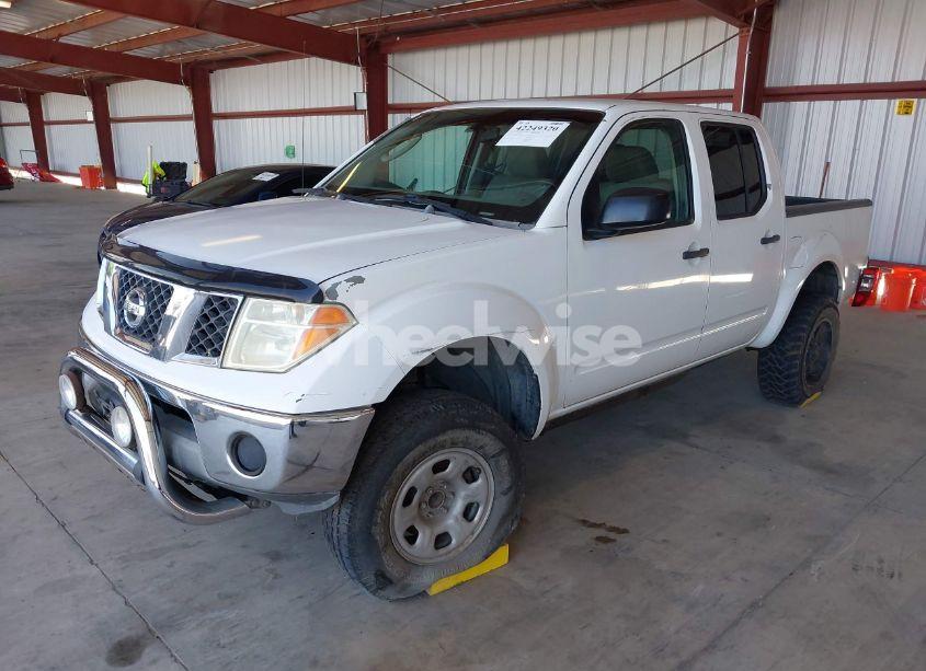 Photo 2 of 2006 Nissan Frontier SE (VIN 1N6AD07U06C469157)