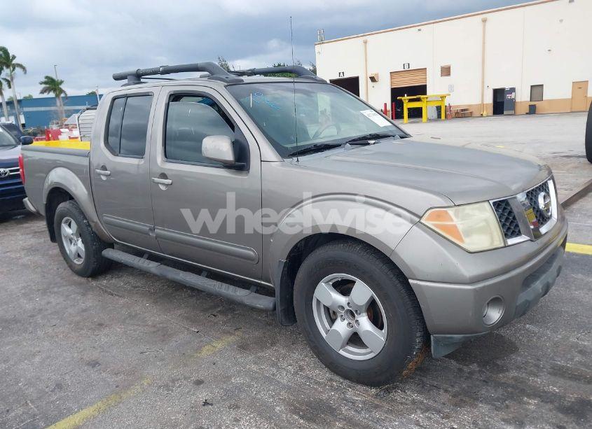 2005 Nissan Frontier LE (VIN 1N6AD07U35C425572) main photo