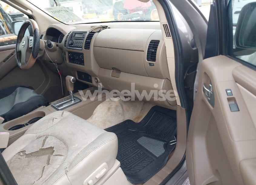 Photo 5 of 2005 Nissan Frontier LE (VIN 1N6AD07U35C425572)