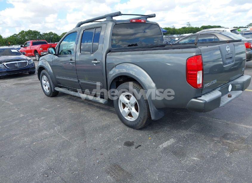 Photo 3 of 2005 Nissan Frontier LE (VIN 1N6AD07U35C430853)