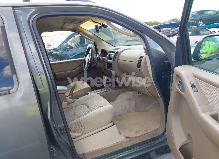 Photo 5 of 2005 Nissan Frontier LE (VIN 1N6AD07U35C430853)