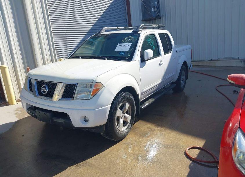 Photo 2 of 2007 Nissan Frontier LE (VIN 1N6AD07U37C411111)