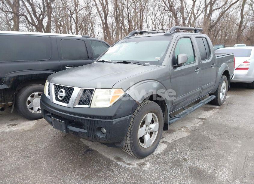 Photo 2 of 2005 Nissan Frontier LE (VIN 1N6AD07U55C458945)
