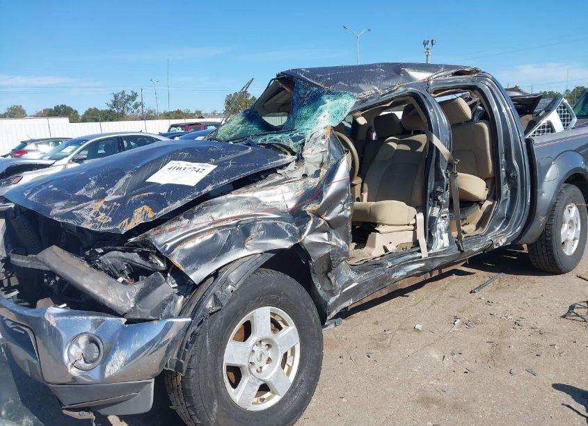 Photo 2 of 2007 Nissan Frontier SE (VIN 1N6AD07U67C401396)