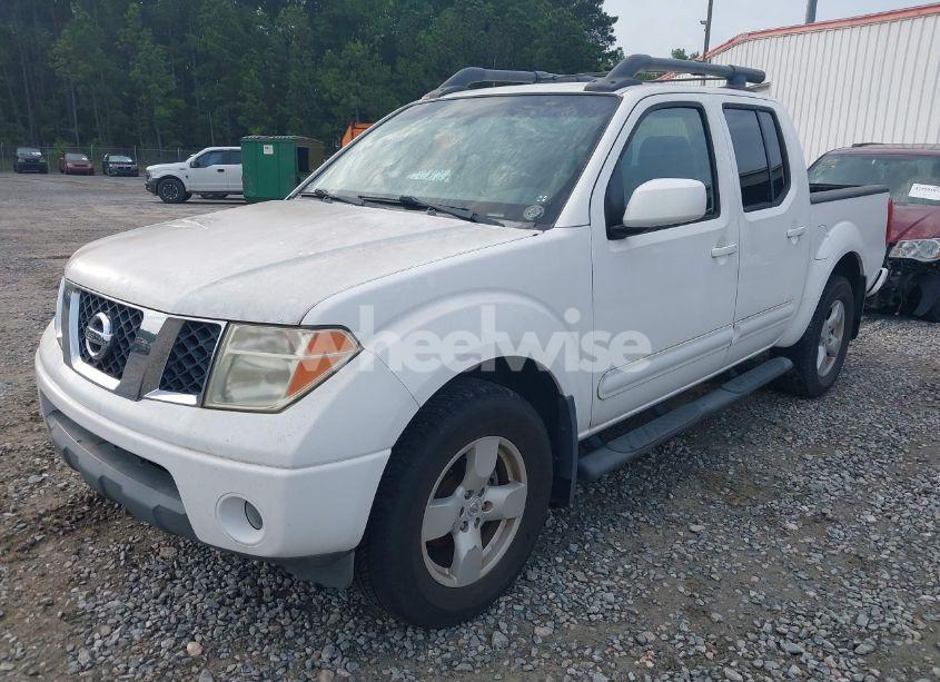 Photo 2 of 2008 Nissan Frontier LE (VIN 1N6AD07U68C440782)