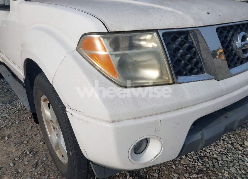 Photo 6 of 2008 Nissan Frontier LE (VIN 1N6AD07U68C440782)