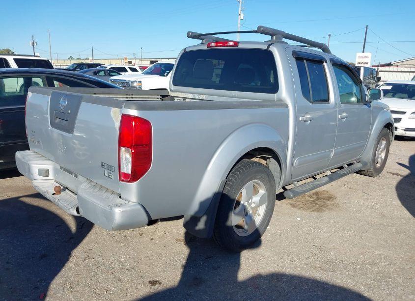 Photo 4 of 2005 Nissan Frontier LE (VIN 1N6AD07U75C419516)