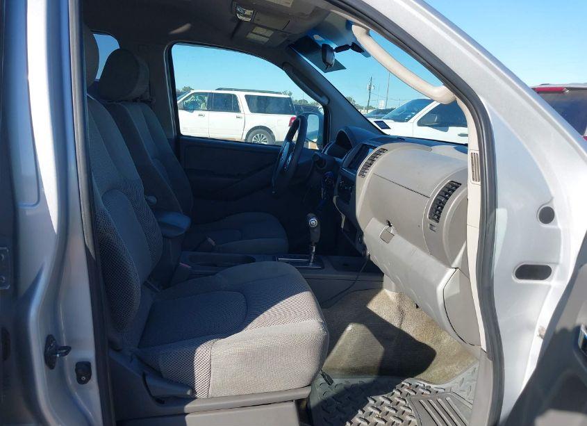 Photo 5 of 2005 Nissan Frontier LE (VIN 1N6AD07U75C419516)