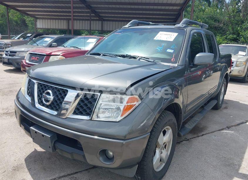 Photo 2 of 2005 Nissan Frontier LE (VIN 1N6AD07U85C413479)